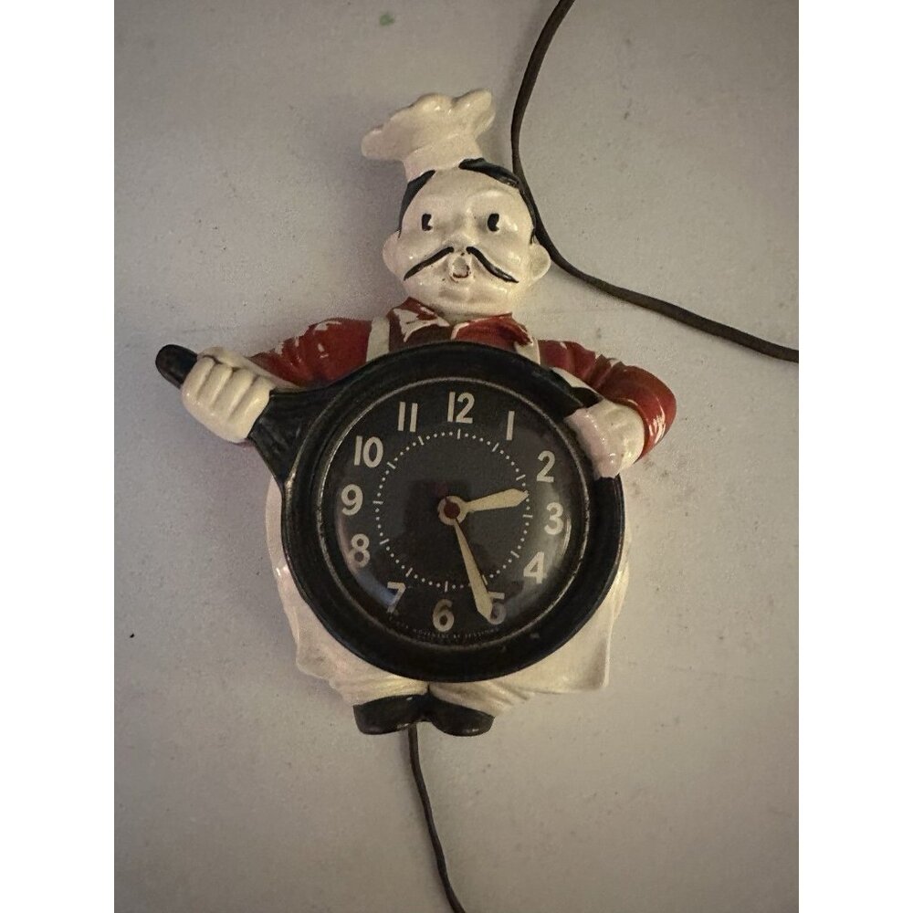 RED WING POTTERY CHEF KITCHEN WALL CLOCK 1947 VINTAGE‎